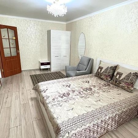 Апартаменты 11 Мкрн-3 Aqtöbe Ngoại thất bức ảnh